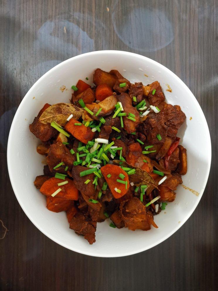 土豆胡萝卜炖牛腩土豆不碎