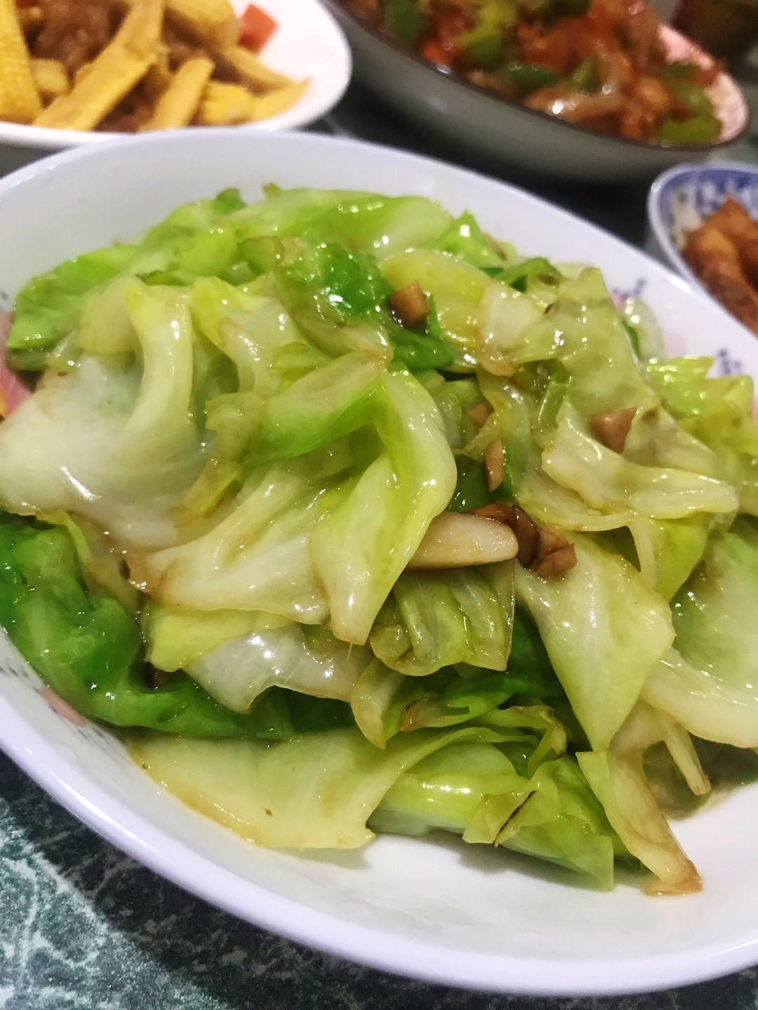 鱼儿游呀游呀游做的清炒包菜