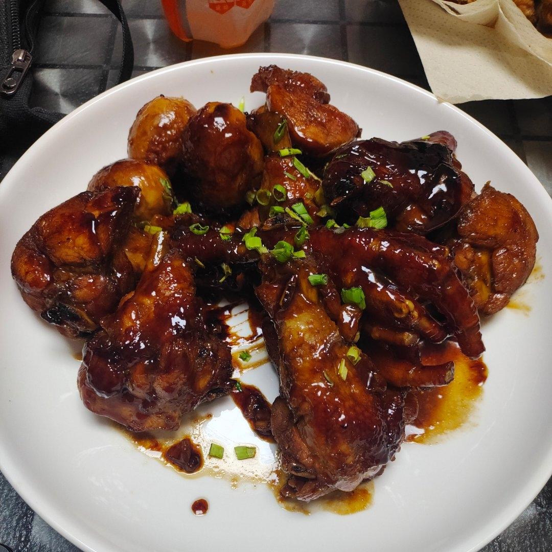 好吃到舔手指的「蒜香蜜汁鸡翅根」👍
