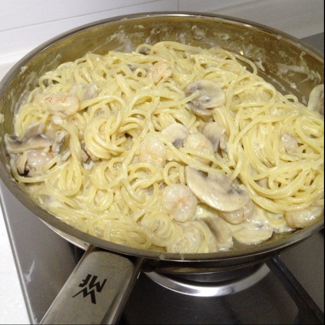 奶油培根蘑菇意面