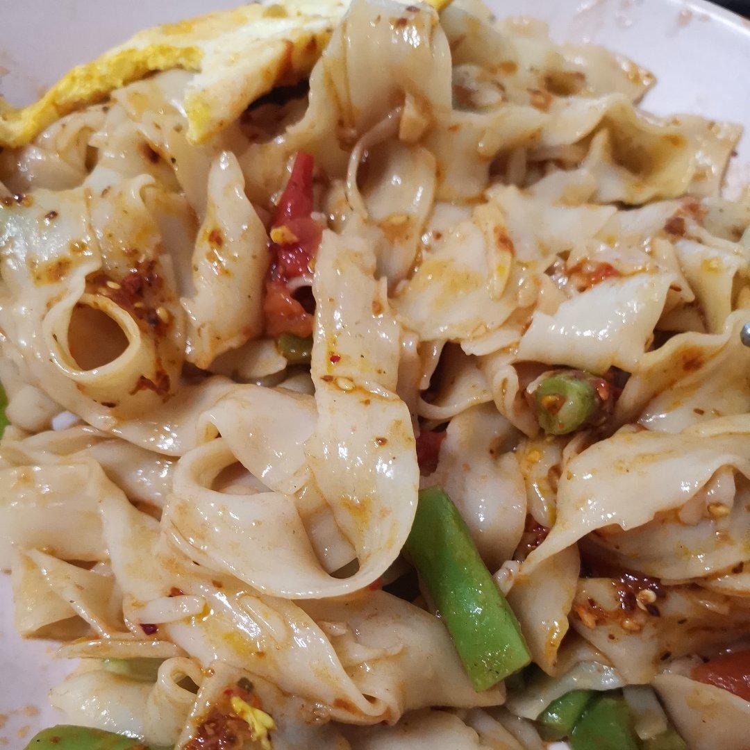 番茄豆角焖刀削面（素）