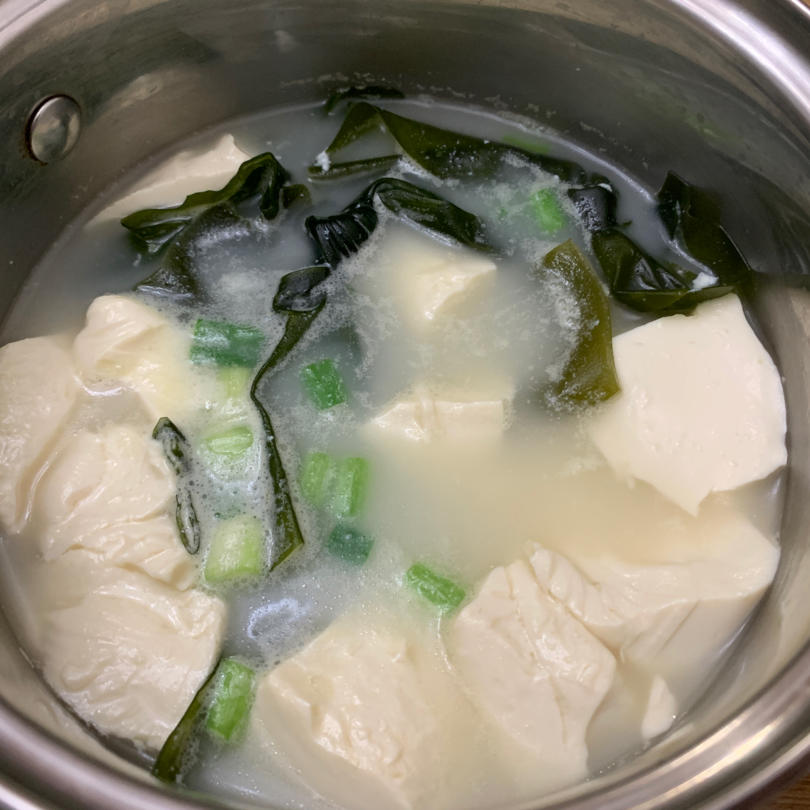 超级鲜的海带豆腐汤