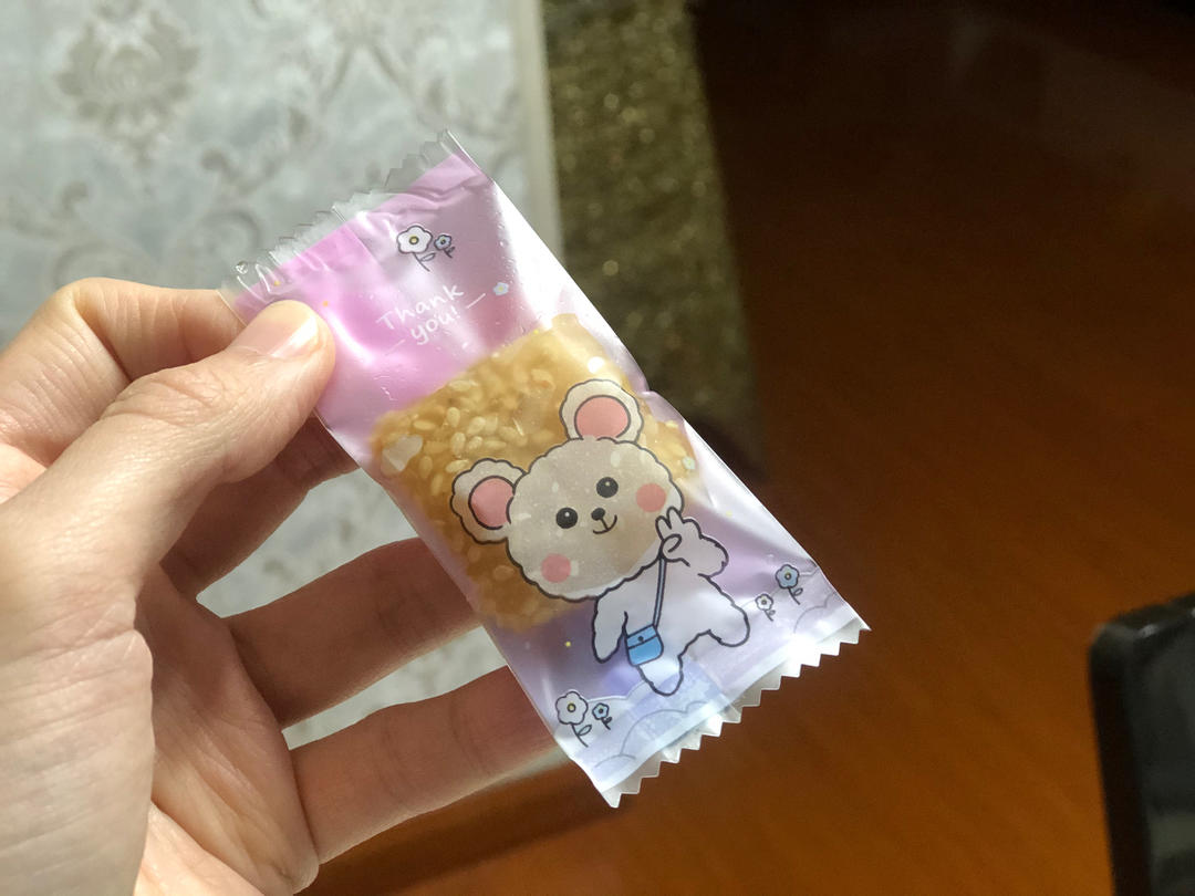 拉丝芝麻牛皮糖！小时候的经典糖果！