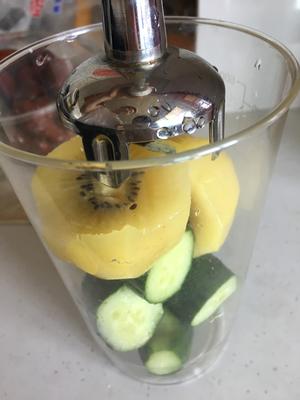 奇异果黄瓜饮品的做法 步骤1
