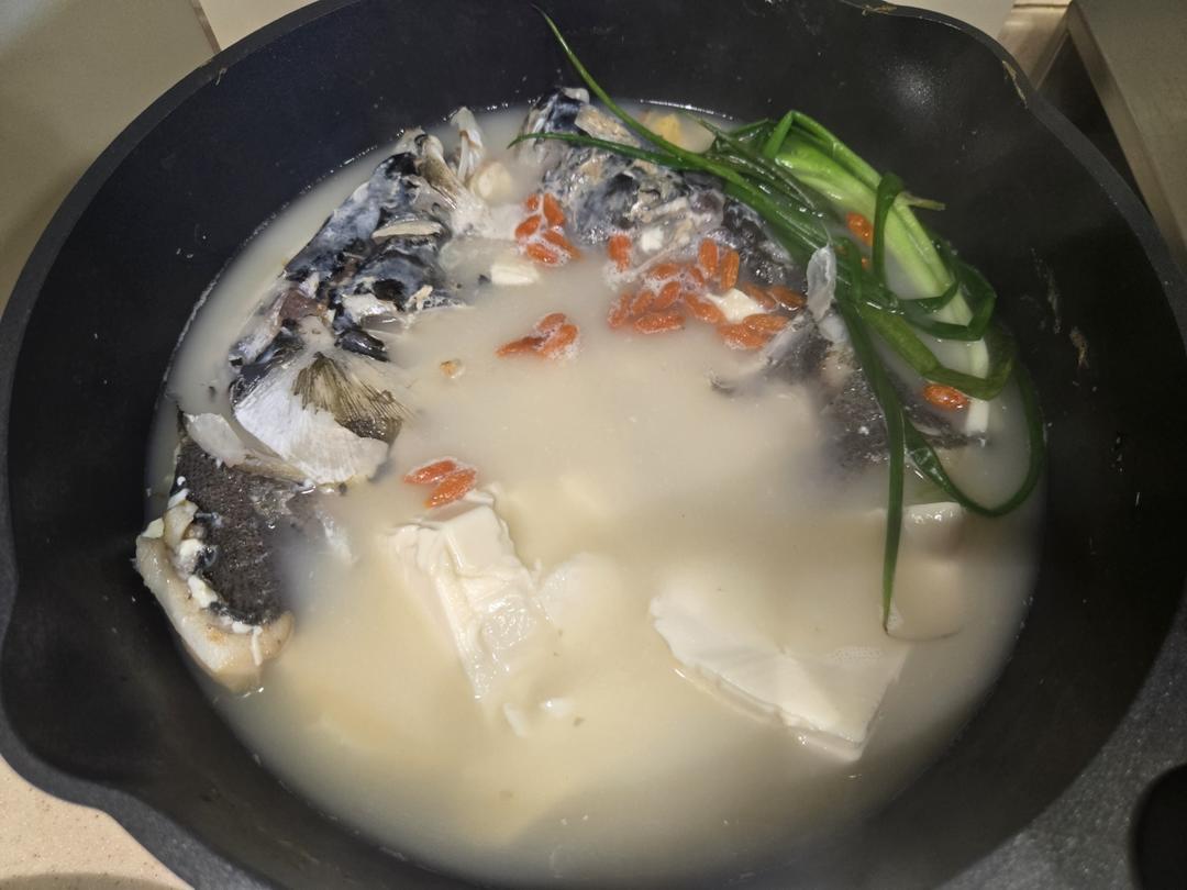 鱼头豆腐汤