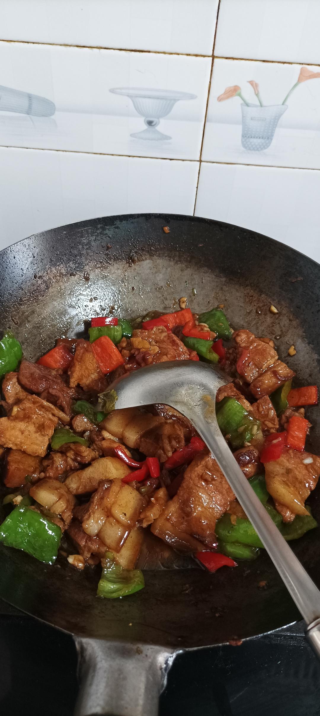 入口即化、肥而不腻，不加一滴水的红烧五花肉