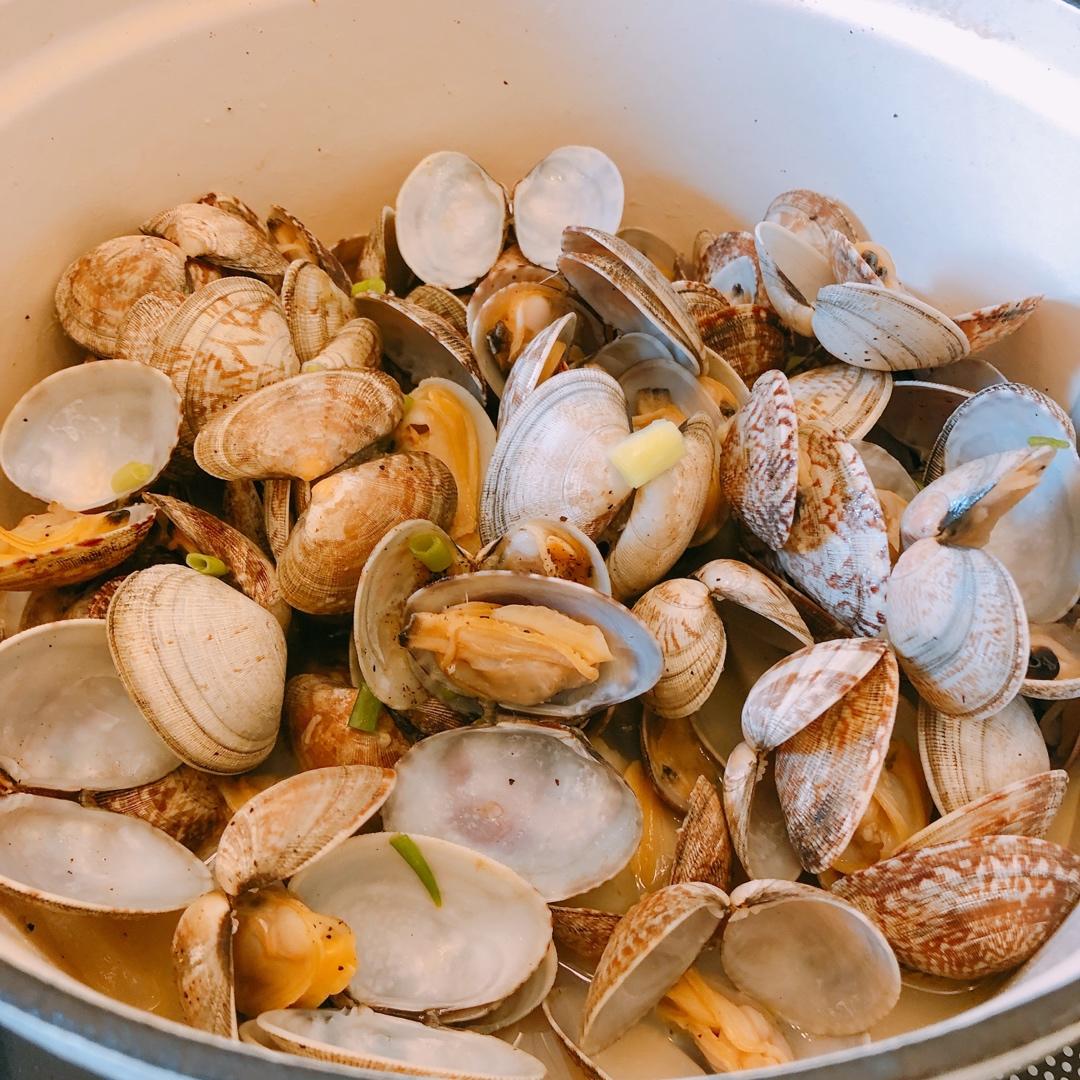 vivian9888做的五分钟可以搞定的下酒菜酒蒸蛤蜊