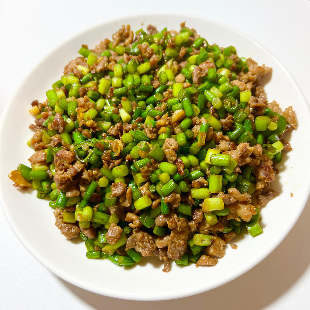 炒苍蝇头（蒜薹炒肉沫）