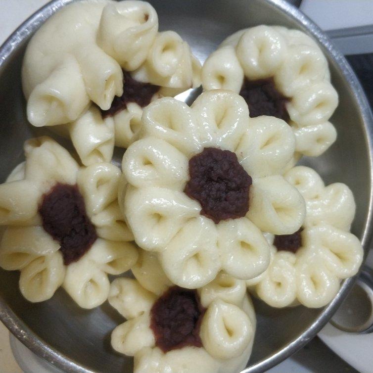 如花般绽放的豆沙包