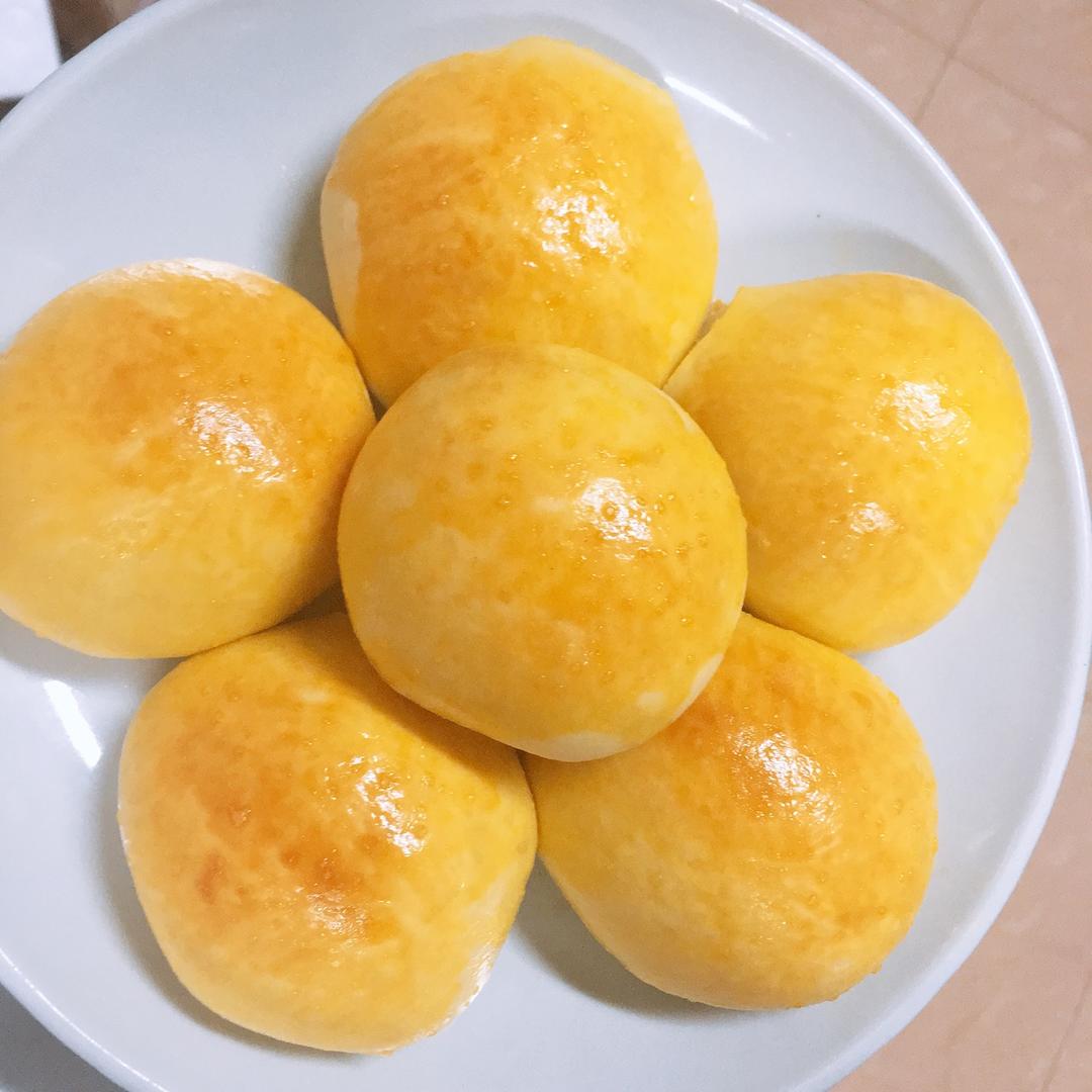 露露melody做的料足奶黄面包