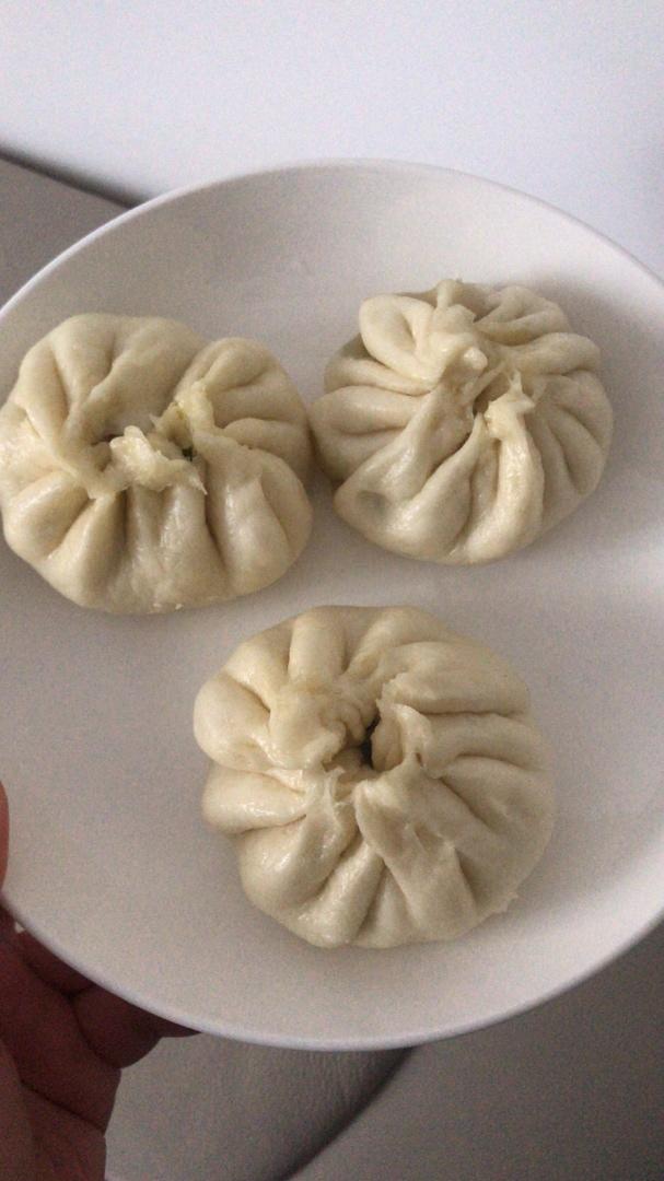 松软多汁肉包子