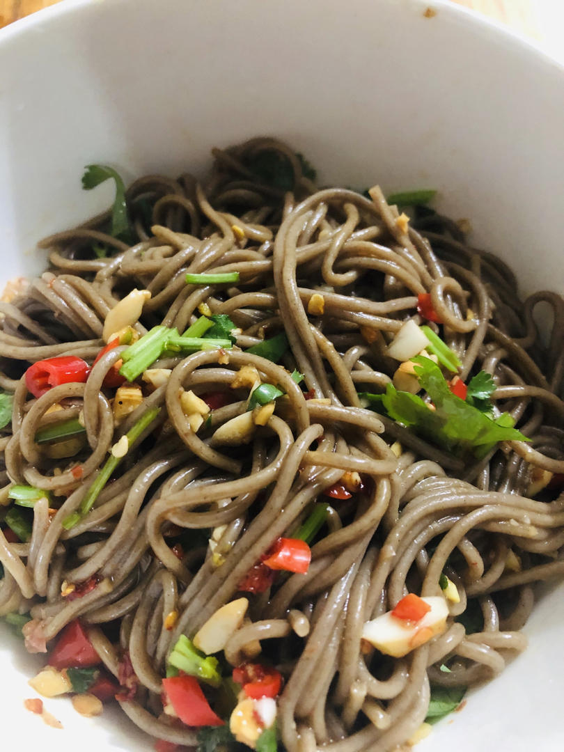 低脂冬季不长肉🔆解馋又开胃的酸辣拌荞麦面