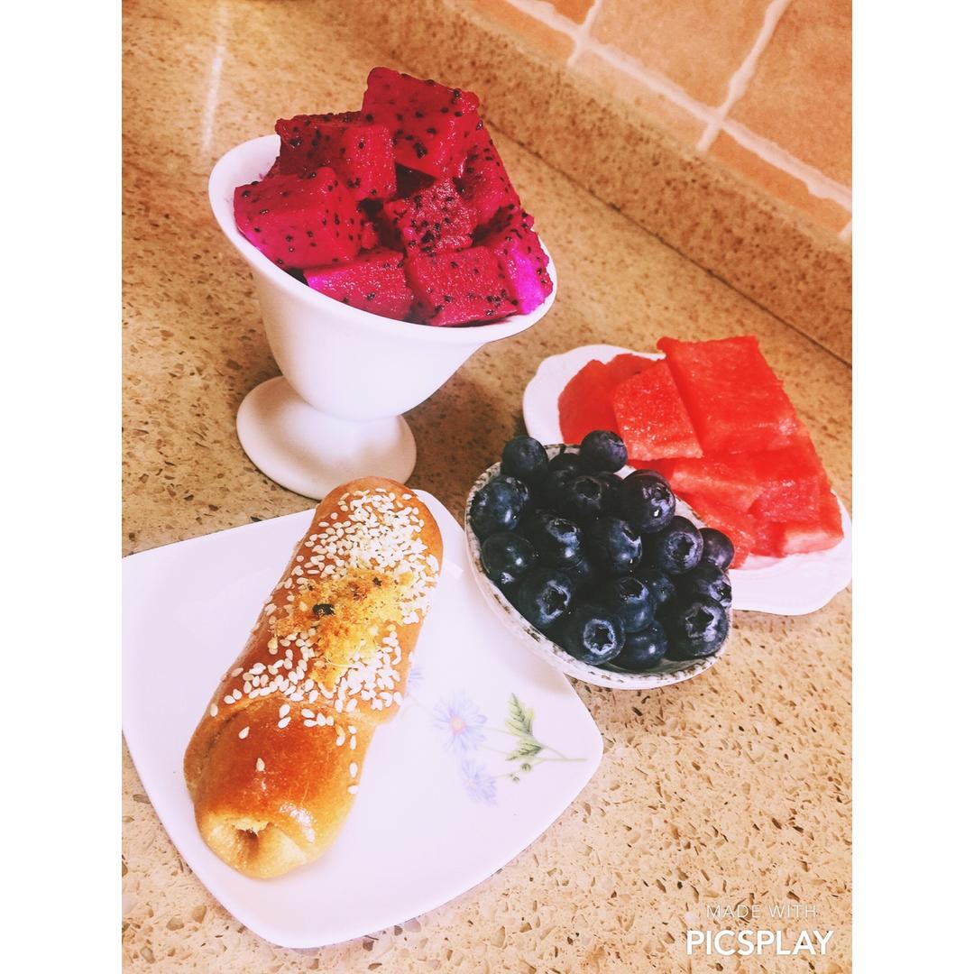 全麦肉松面包卷
