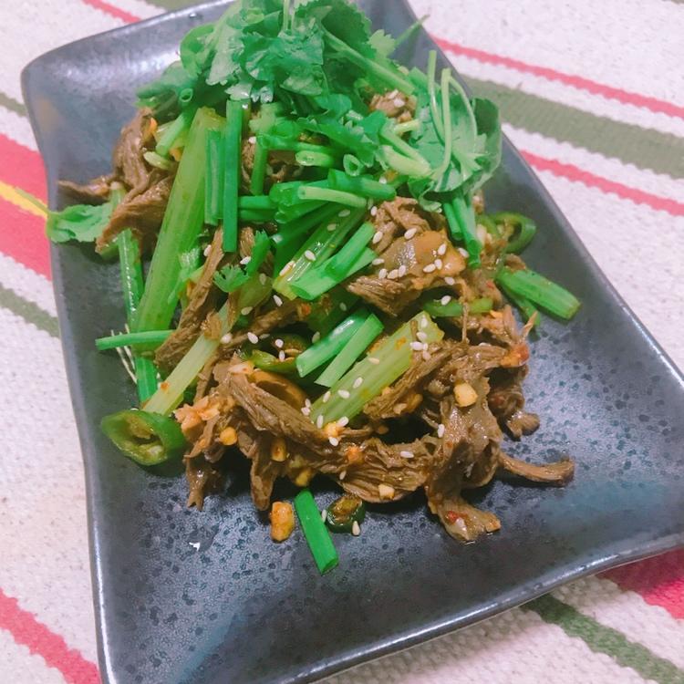 【凉拌猪心赛狗肉】