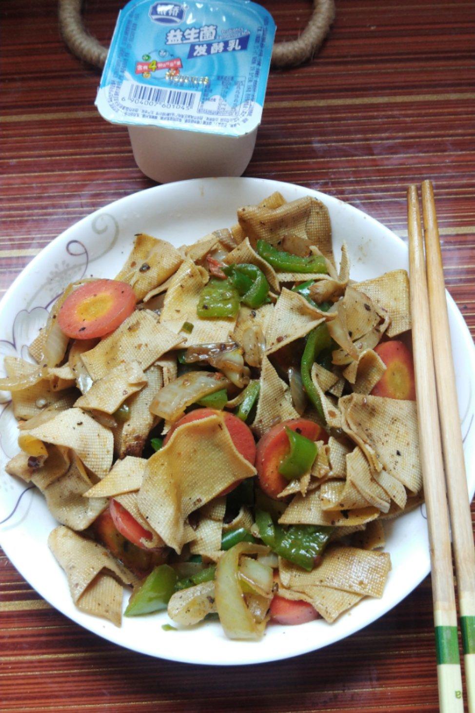 豆腐皮炒绿豆芽