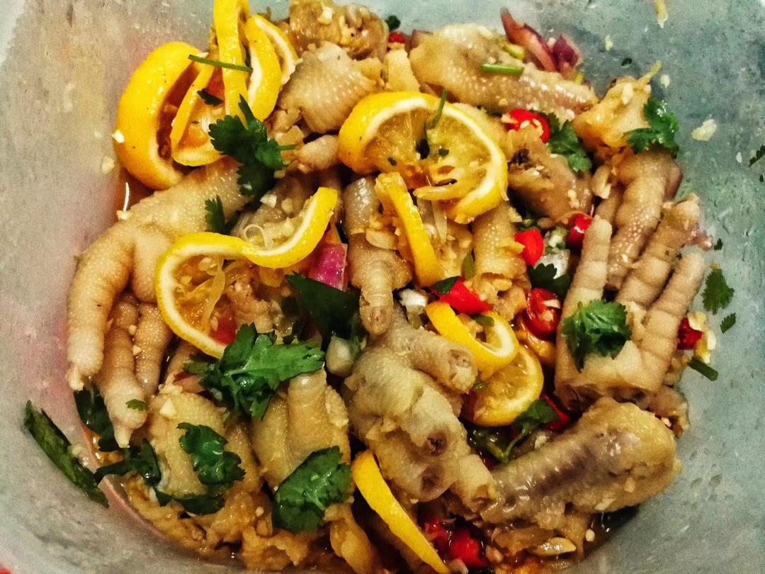 夏天就要冰冰凉凉超级入味的柠檬鸡爪呀