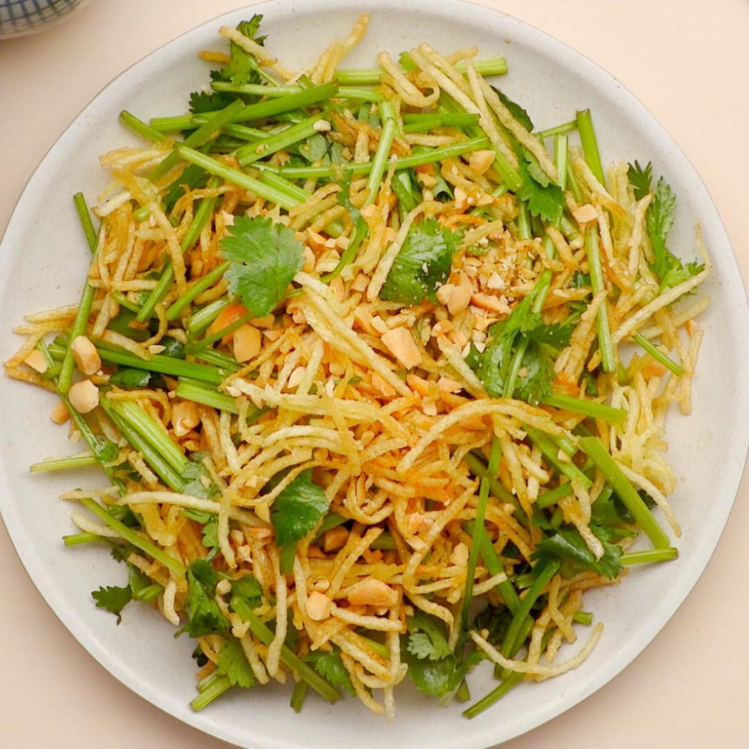 油炸)适量酱汁生抽10g醋10g盐1g白糖3g香油10g香菜拌土豆丝的做法土豆