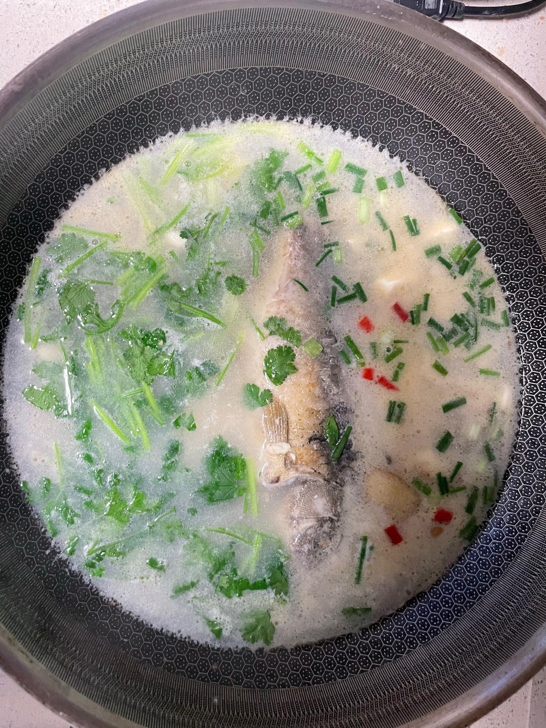 奶白鲫鱼豆腐汤|一条鱼最后的温柔
