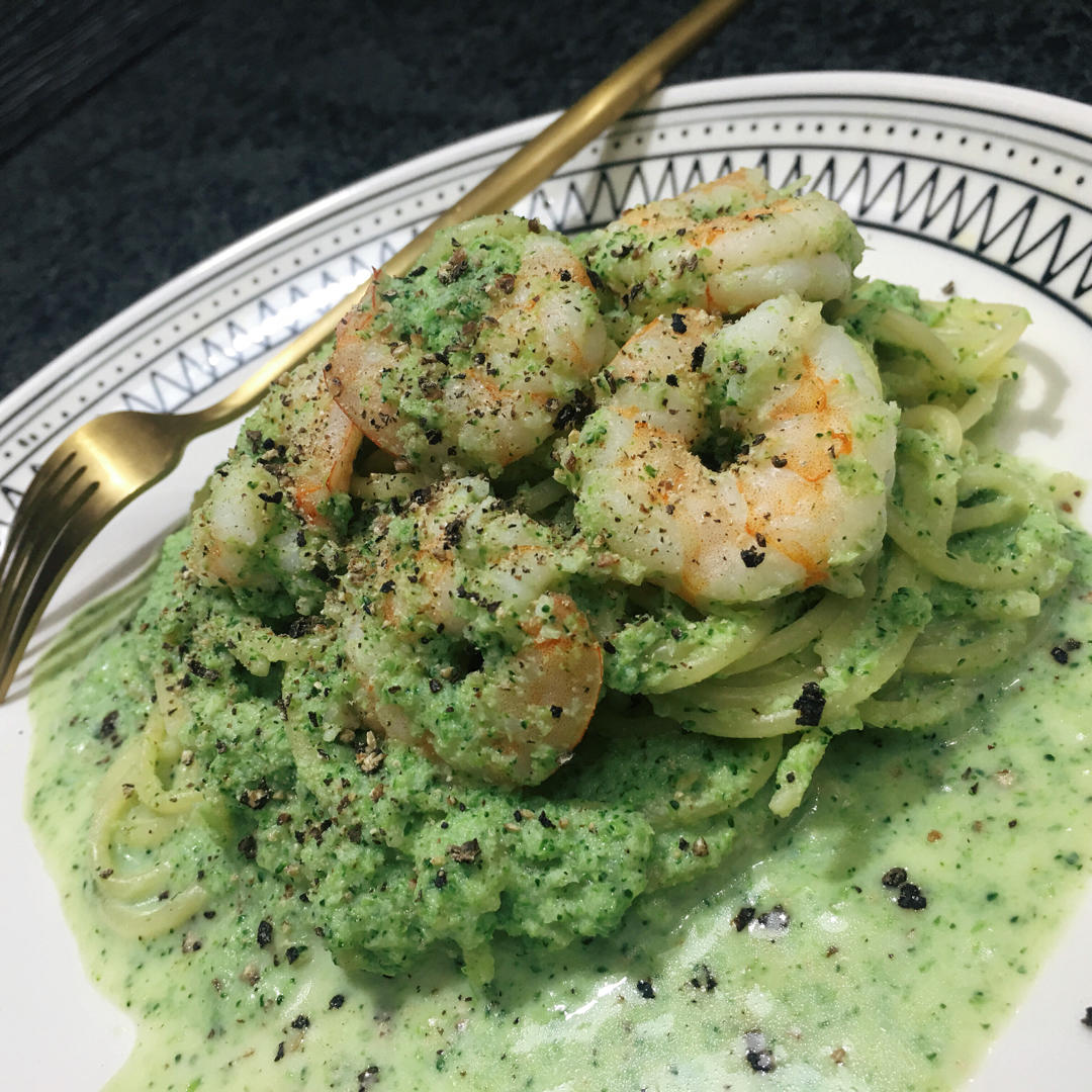 减脂美味：低脂青酱虾仁意面