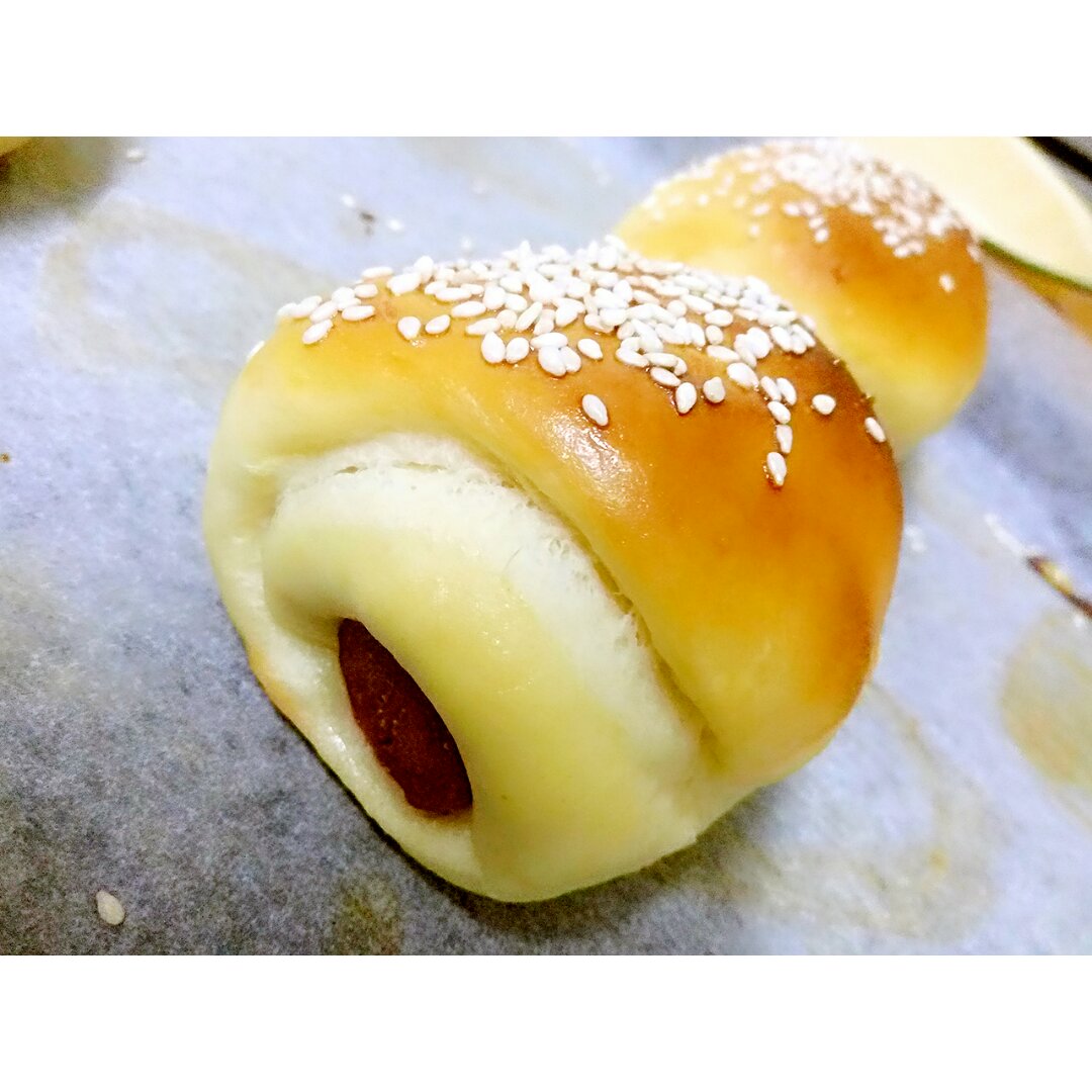 火腿肉松面包卷