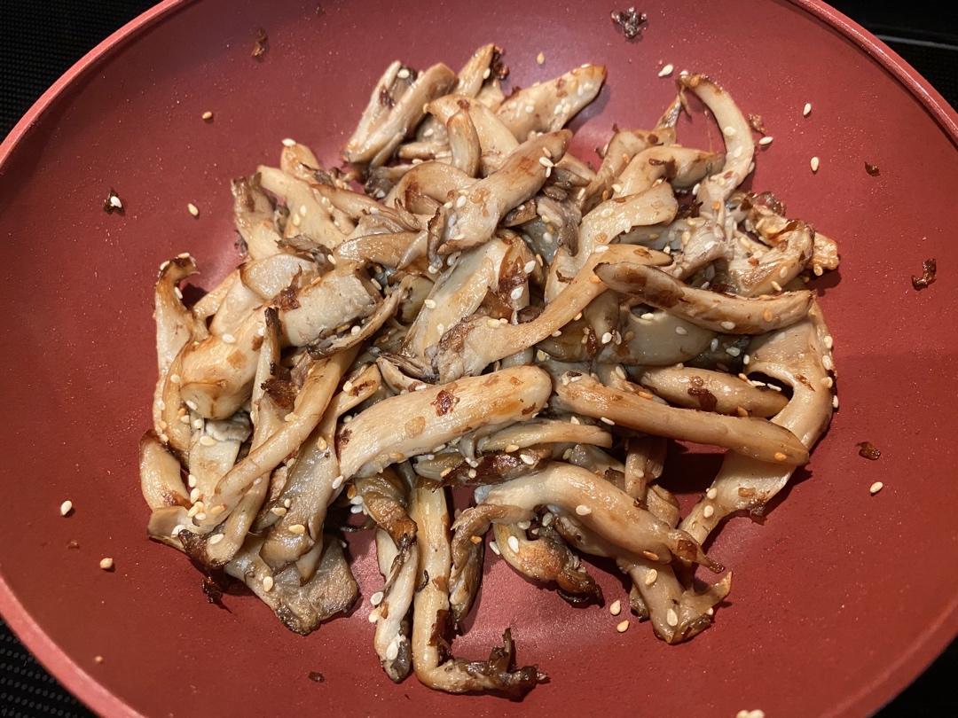 干煸平菇（有肉的味道）