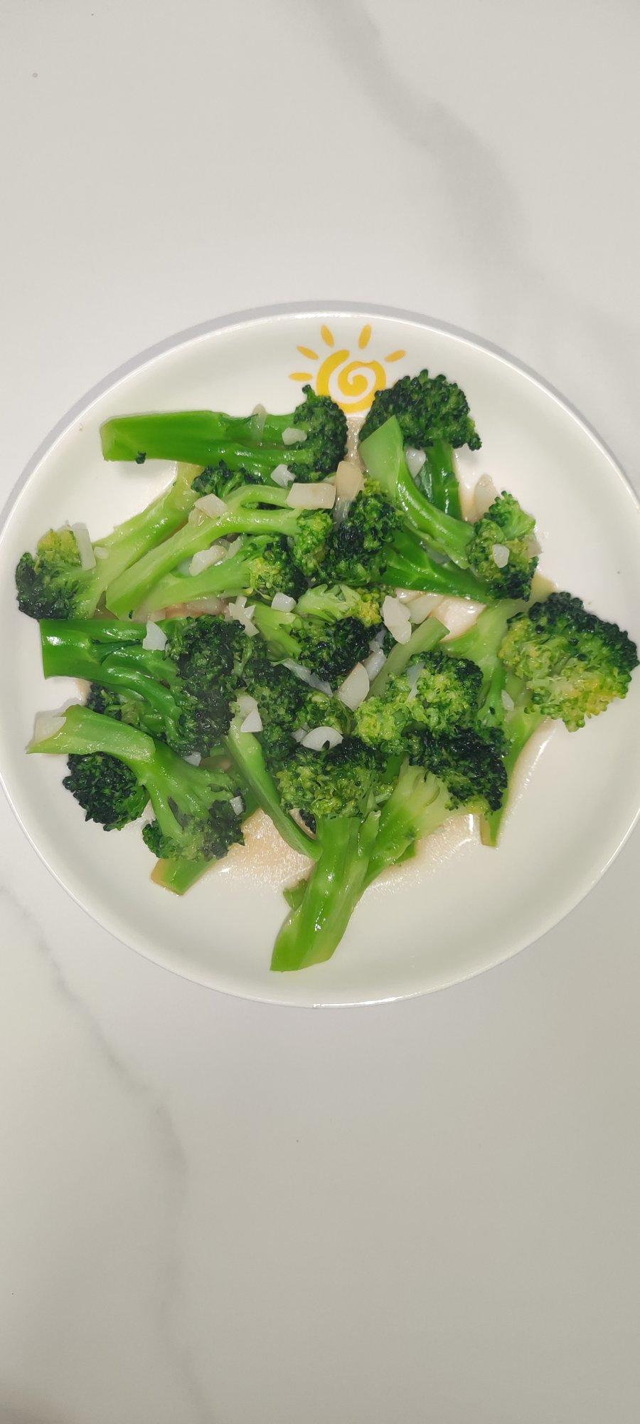 好吃到爆的耗油蒜蓉西兰花(从不修图，喜欢请关注)
