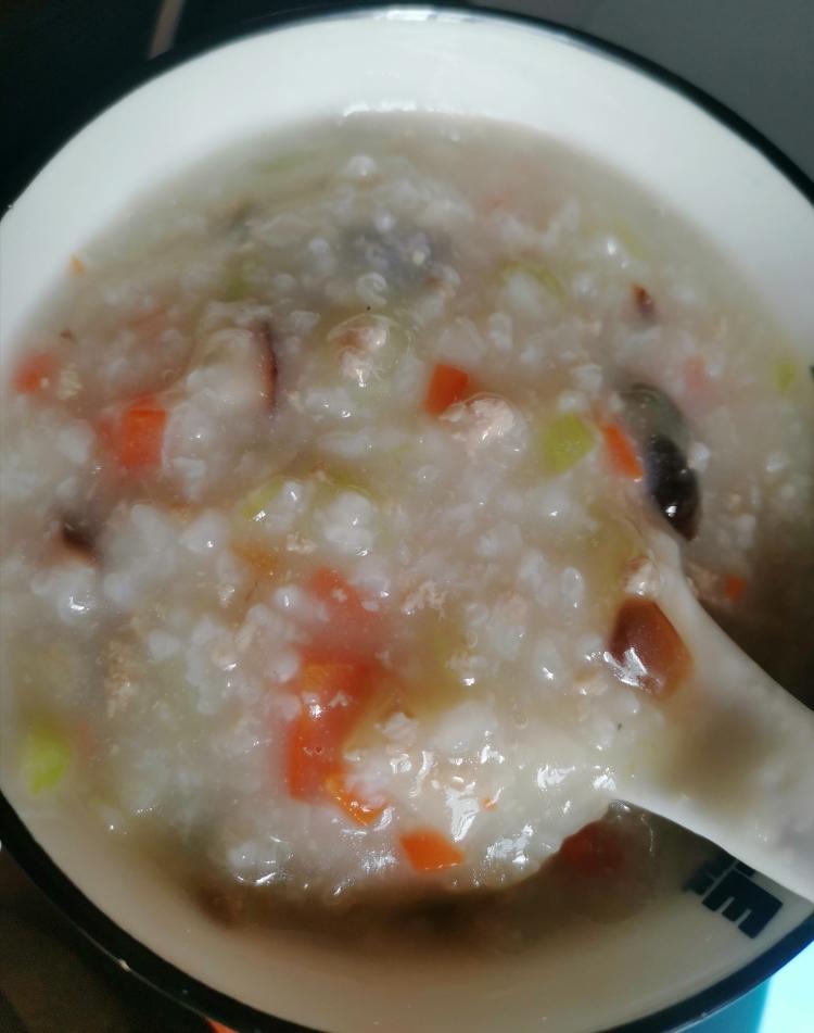 皮蛋淮山瘦肉粥