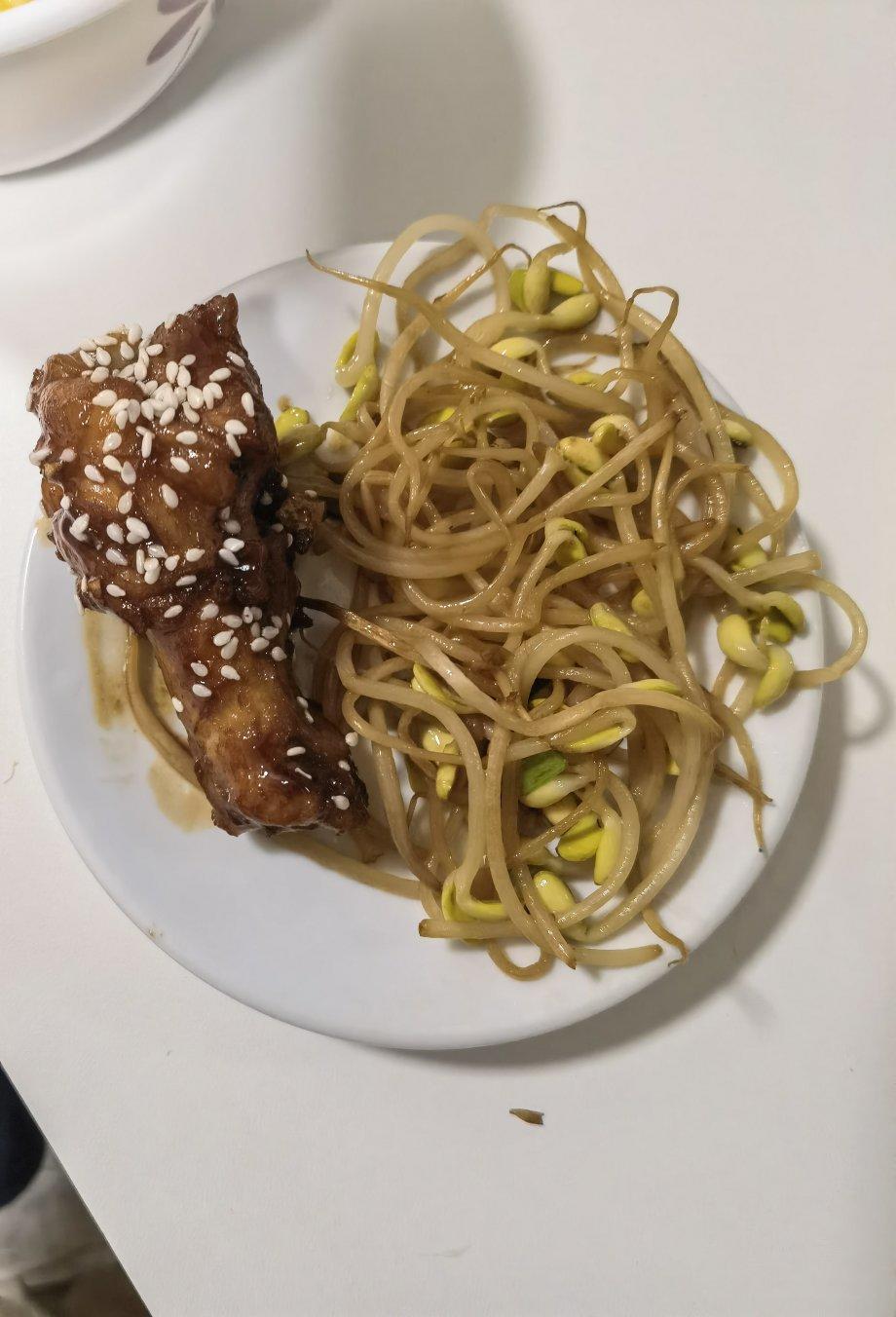 炒黄豆芽