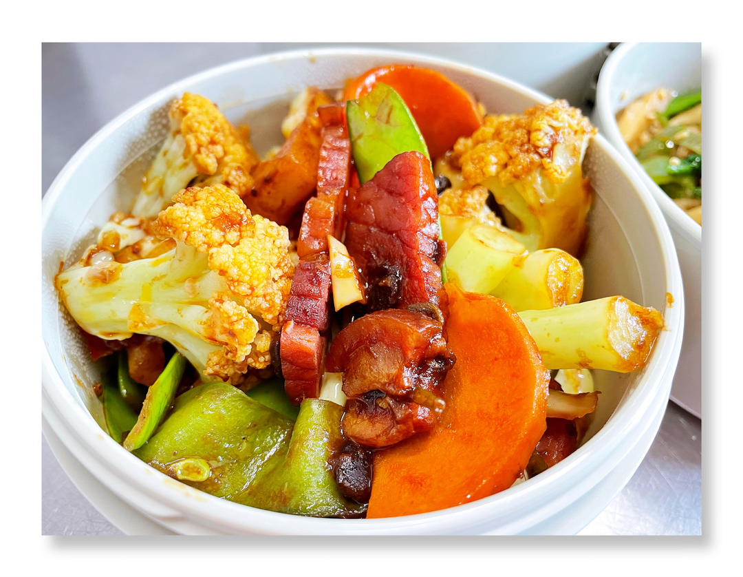 瑞利山和瑞丽安的食堂