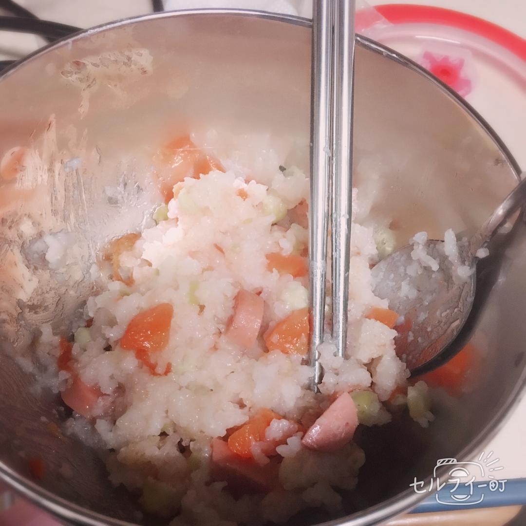 寝室简易电饭锅整个番茄饭（香肠版）
