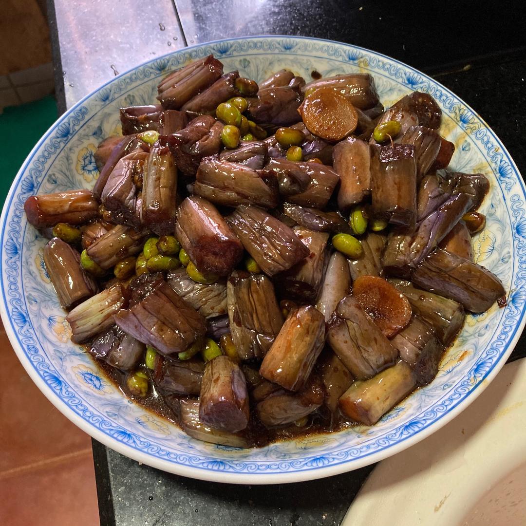 油燜茄子毛豆的做法