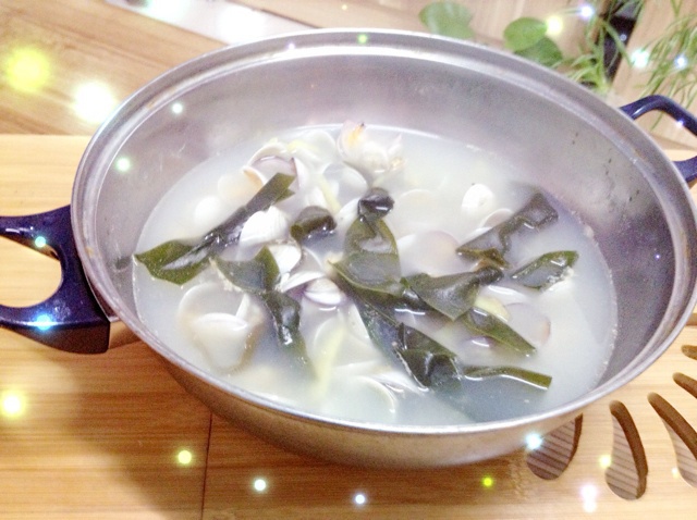 蛤蜊海带豆腐汤