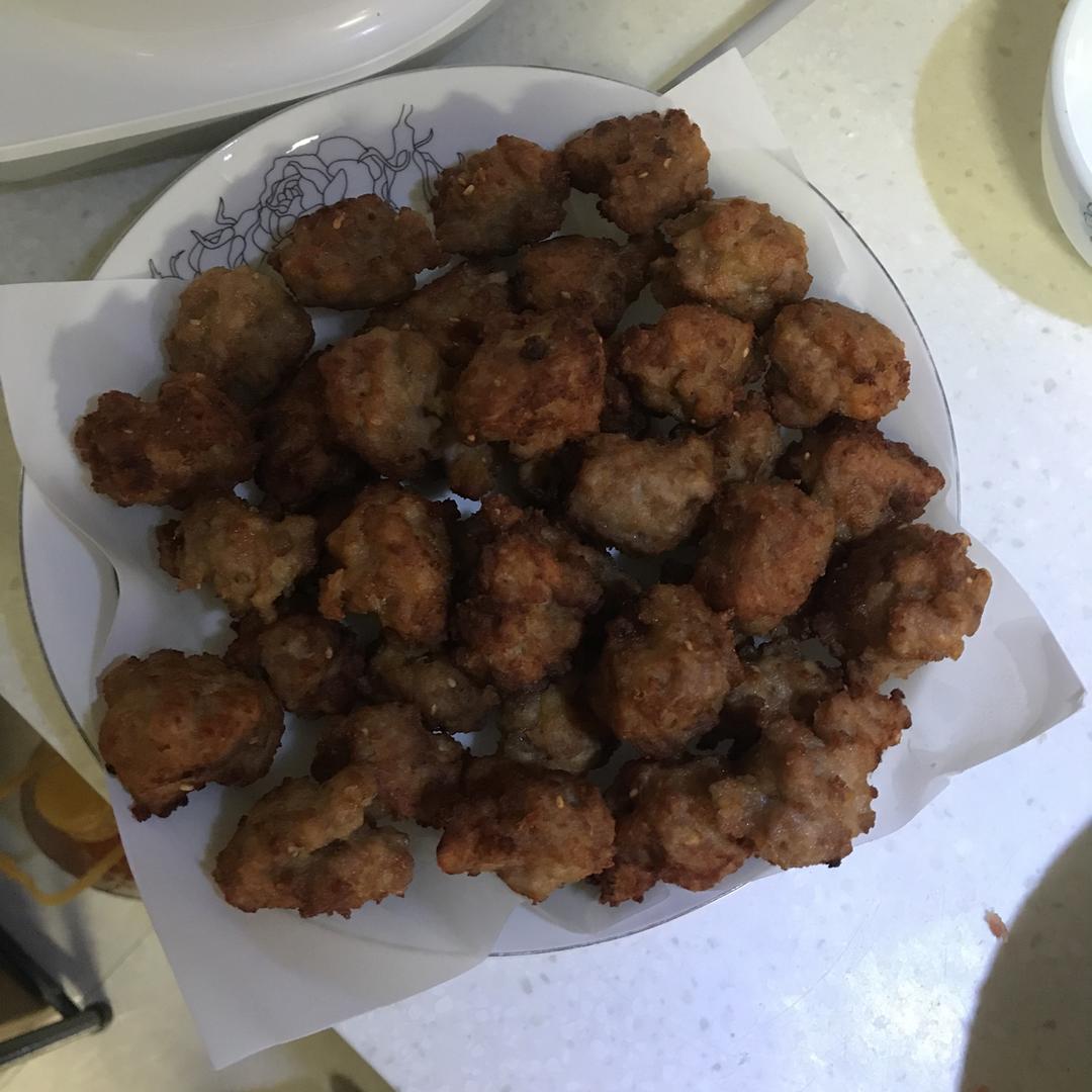 酥炸肉丸子