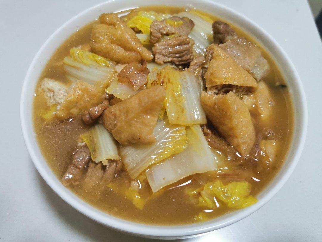 家常白菜炖粉条加豆腐泡