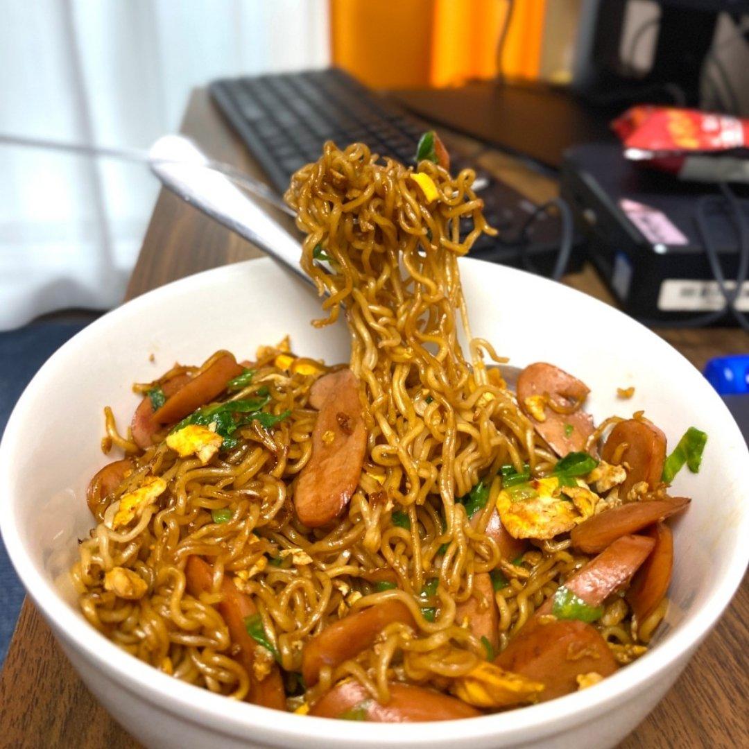 秒杀路边摊的炒方便面