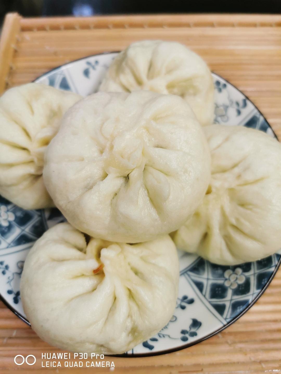 笋丝梅干菜烧肉包子