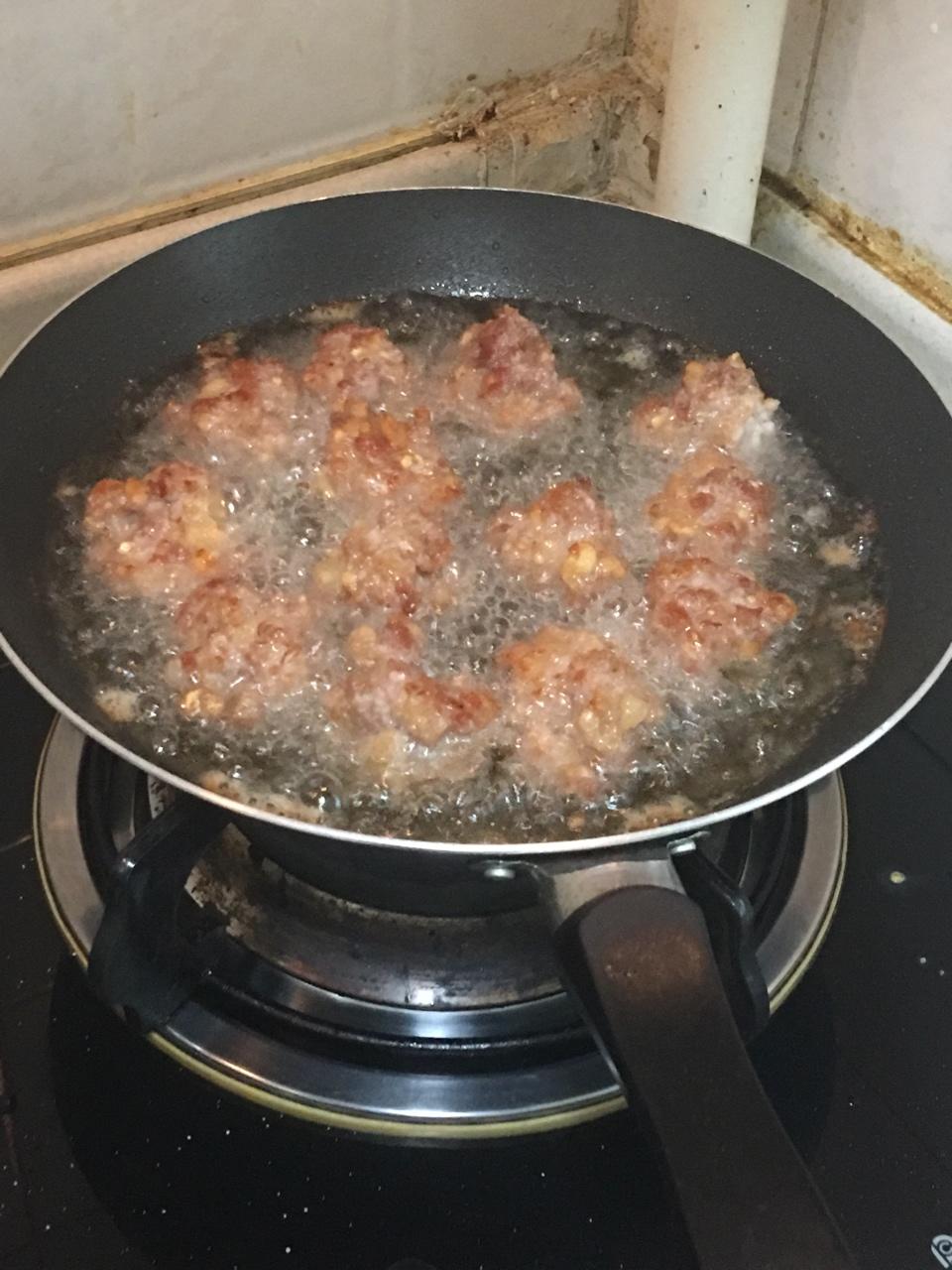 酥炸丸子