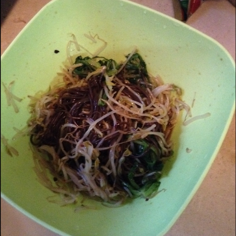 豆芽菠菜拌粉丝