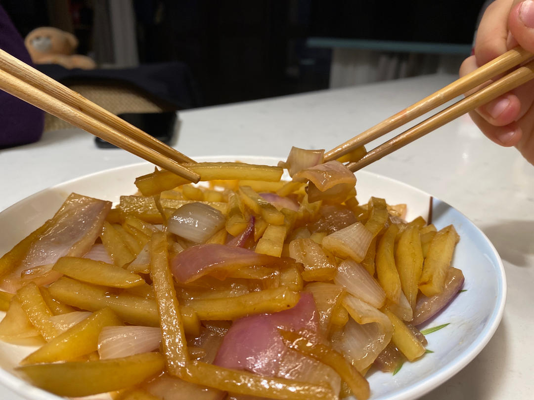 醋溜洋葱土豆丝