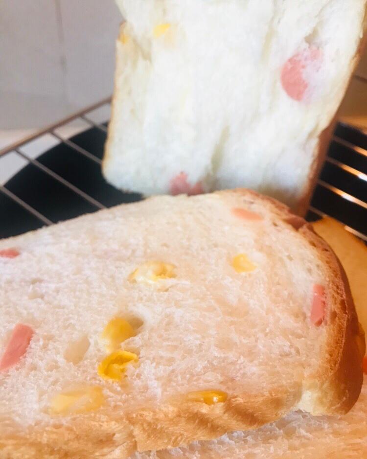 脆肠玉米牛奶吐司