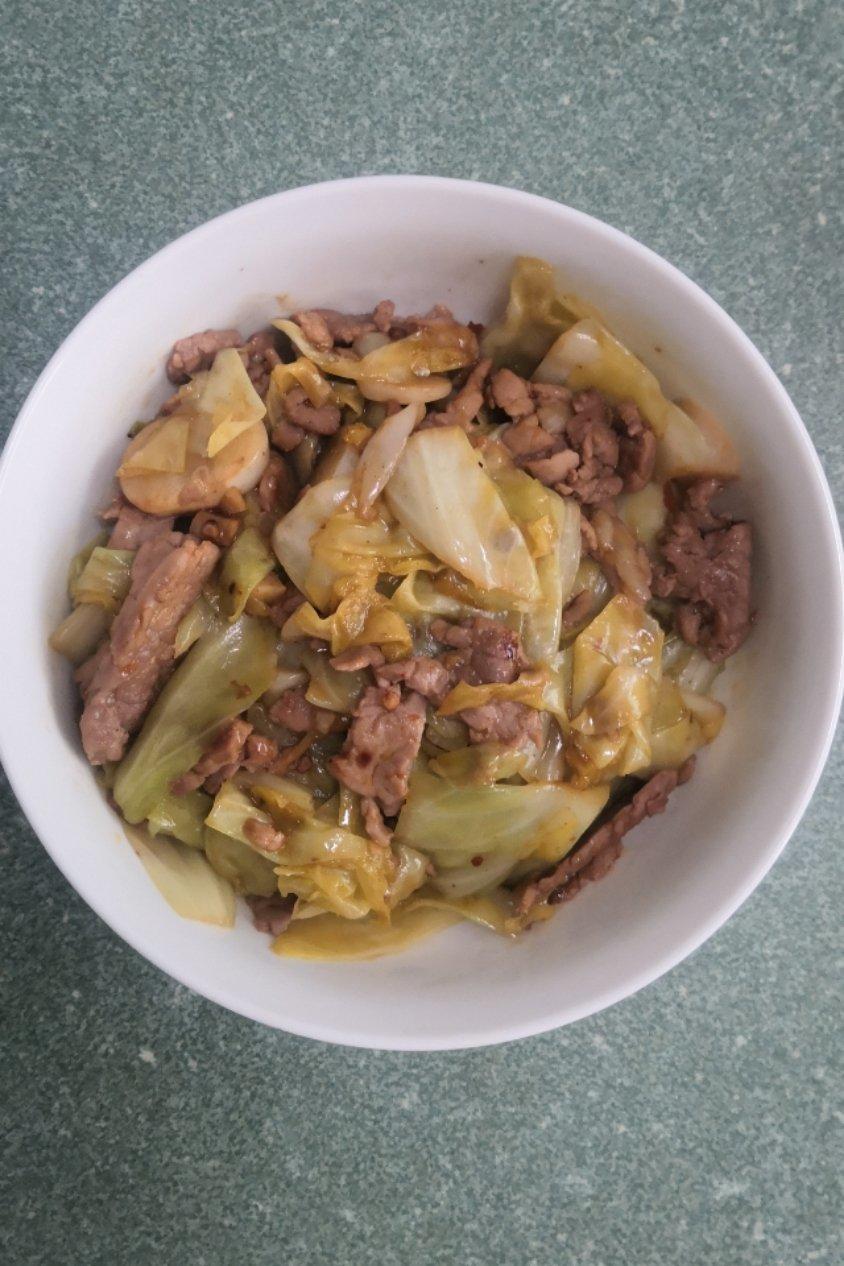 包菜炒肉