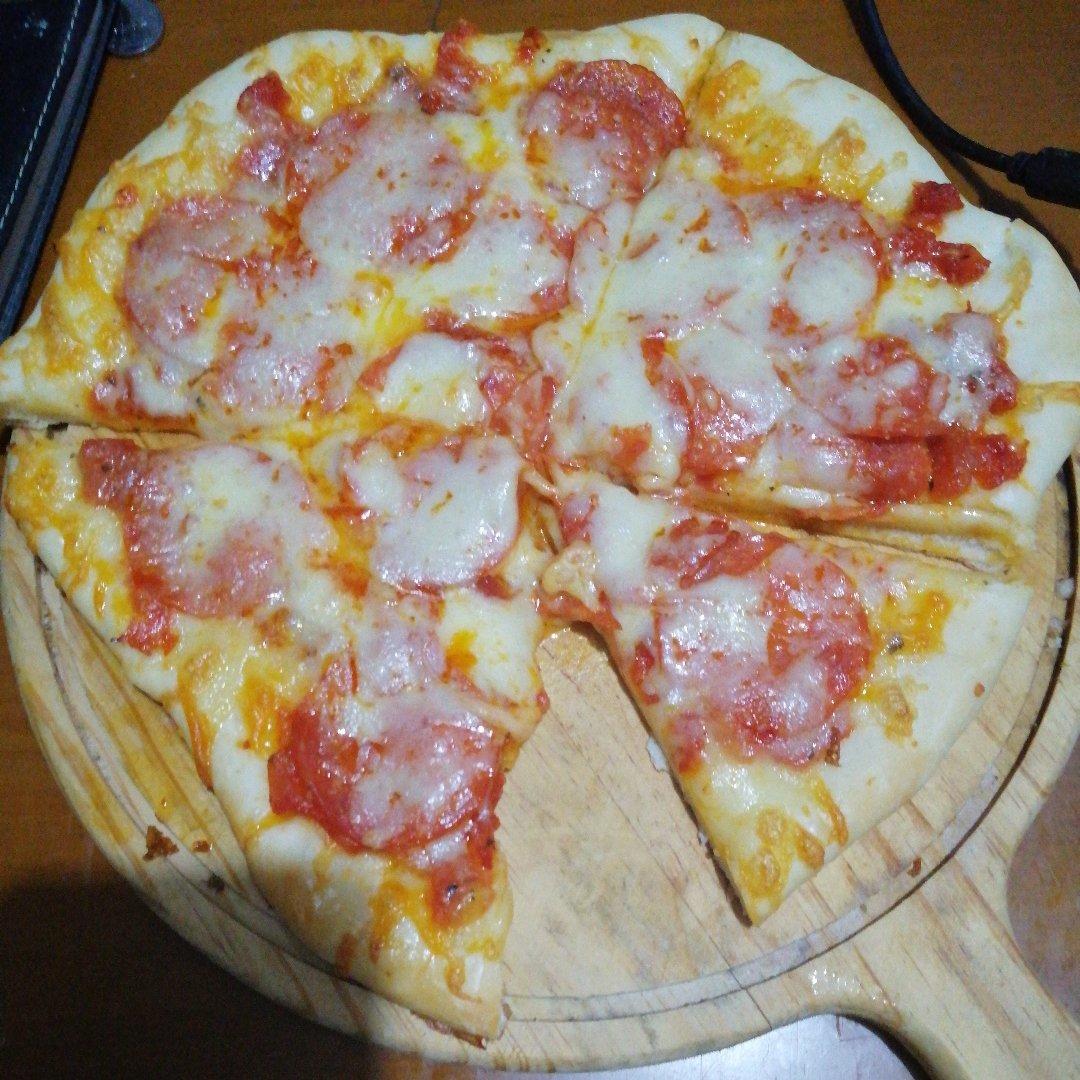 萨拉米薄底披萨 Salami Pizza