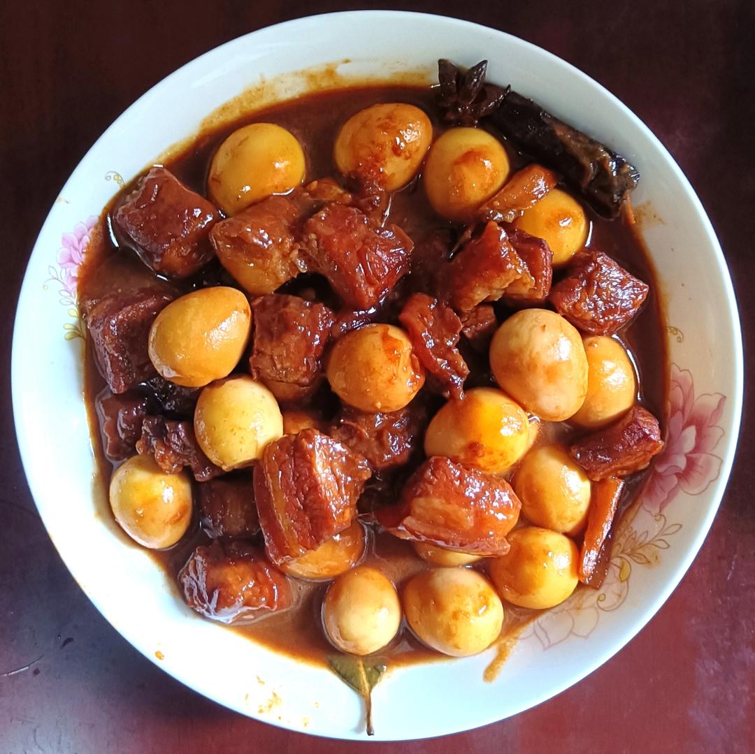 加了鹌鹑蛋后，这盘红烧肉，美味的逆天啦——鹌鹑蛋烧肉（孔瑶食谱）