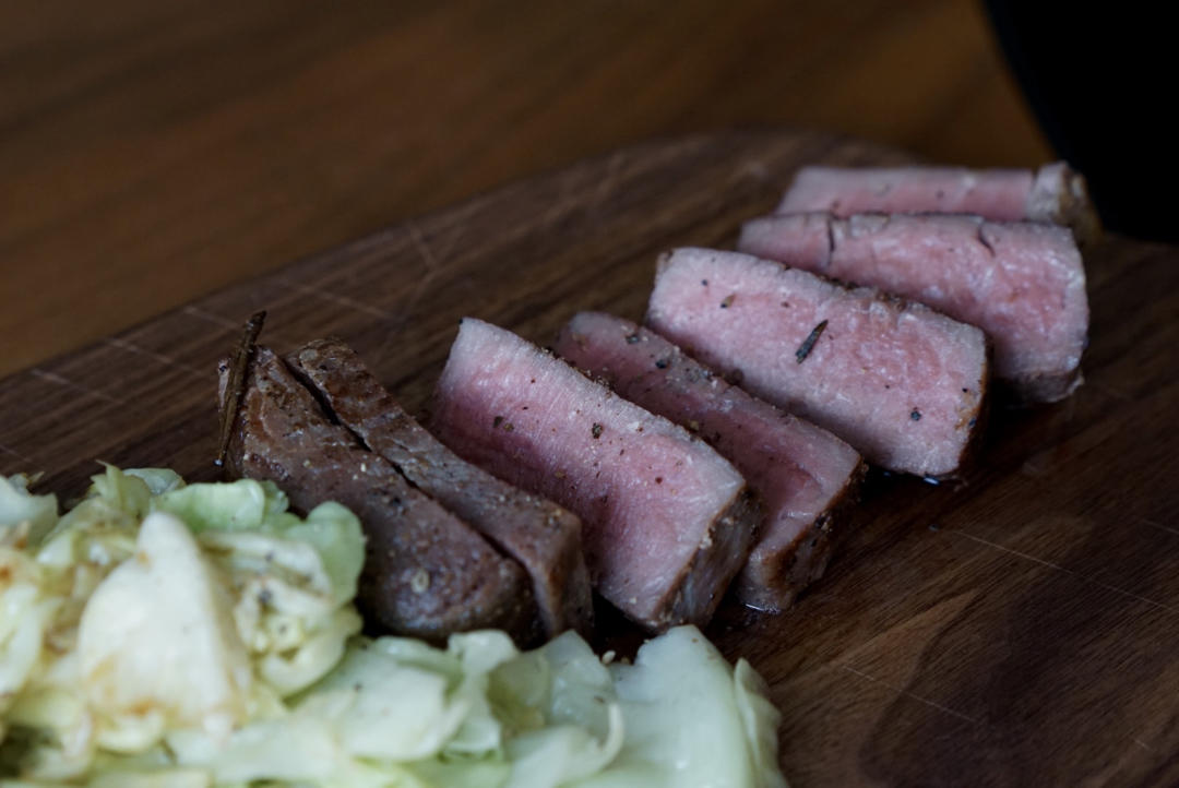 低温慢煮厚切菲力牛排 sous-vide fillet steak