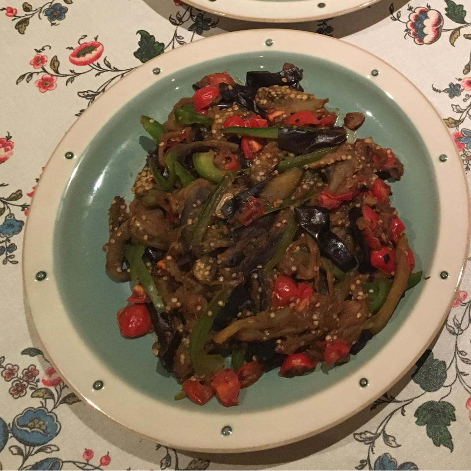 清爽少油又入味的家常炒茄子