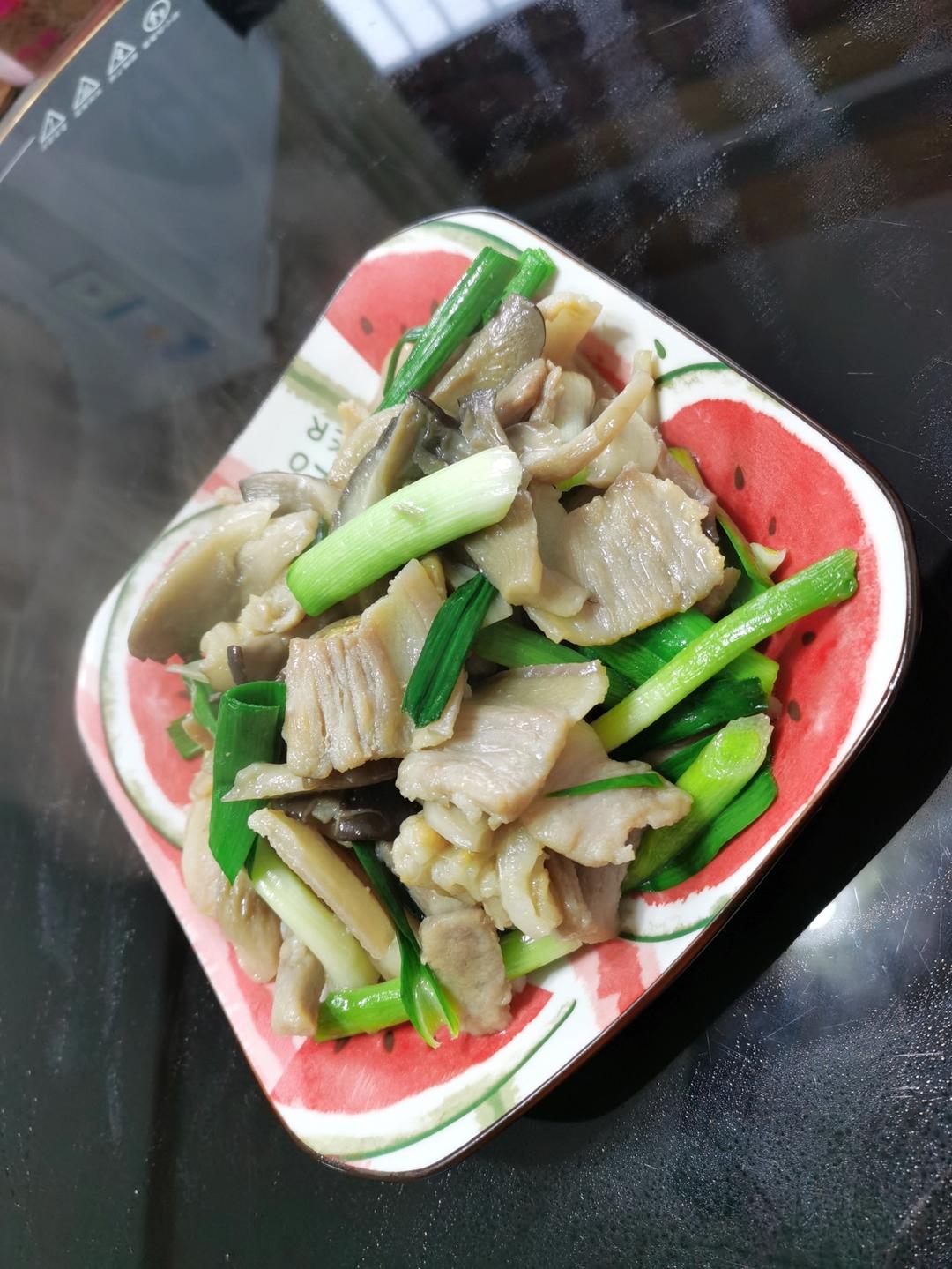 蒜苗炒肉片--六月鲜酱油版