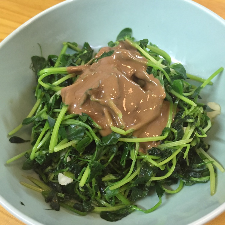 凉拌豌豆苗