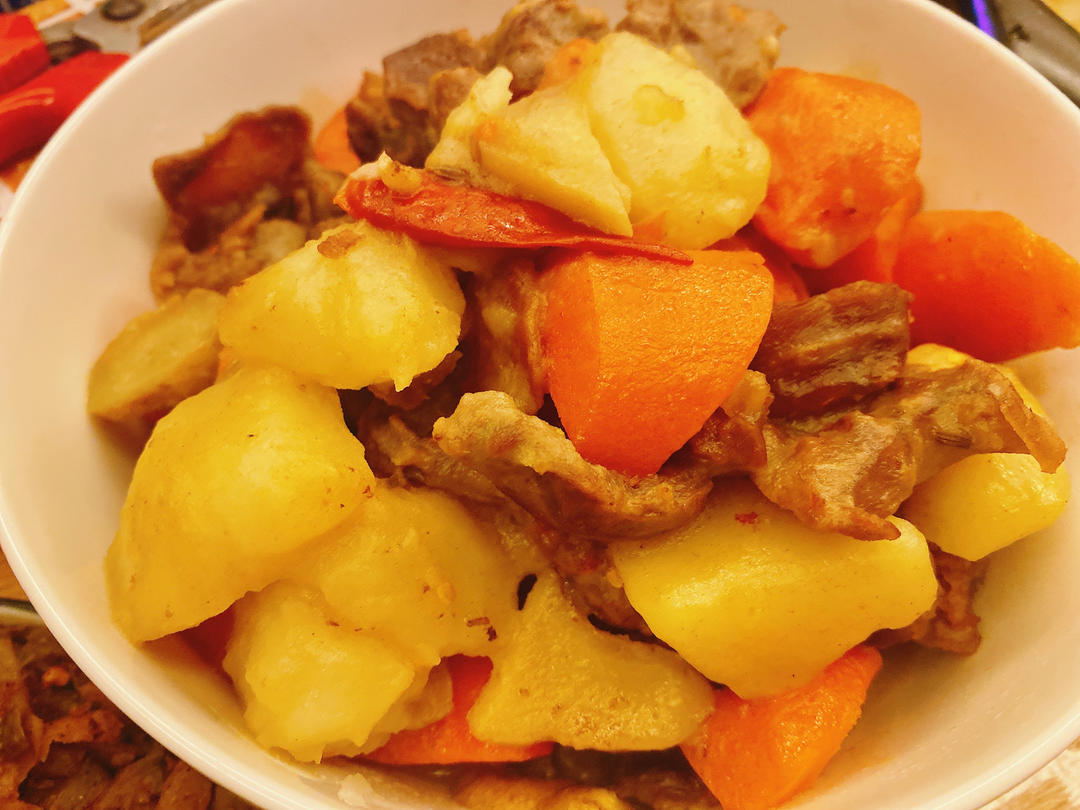 土豆焖牛腩