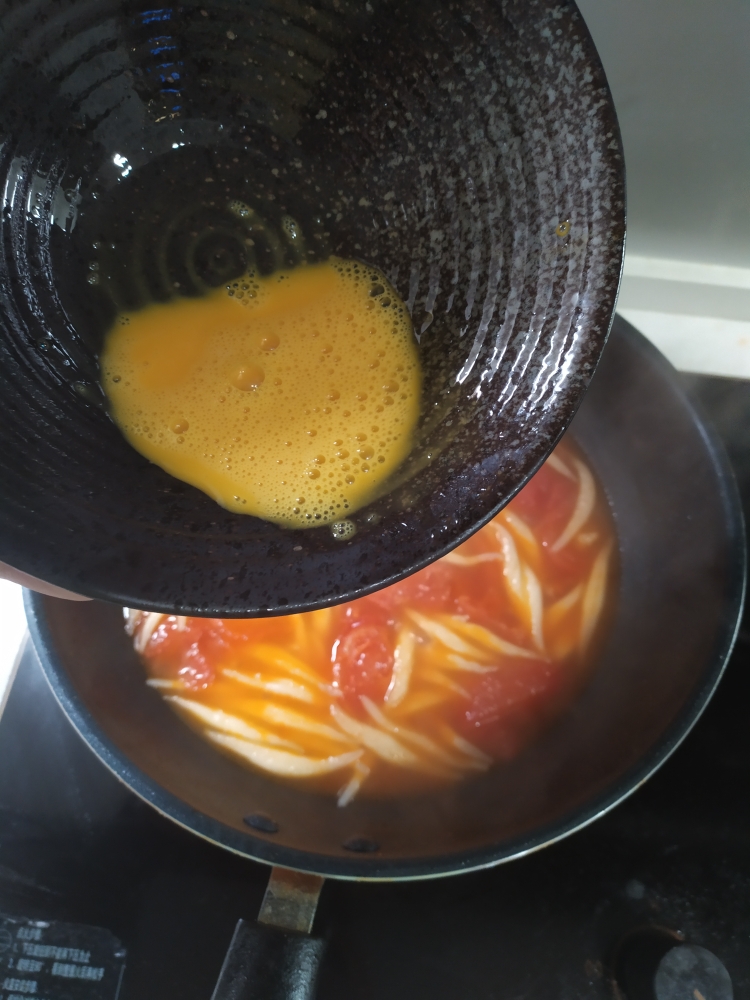 0难度晚餐！番茄鸡蛋疙瘩面的做法 步骤9