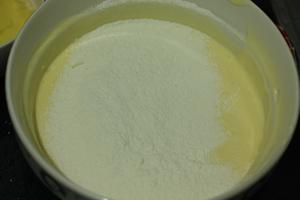 诱人的浓郁奶香---乳酪蛋糕的做法 步骤4